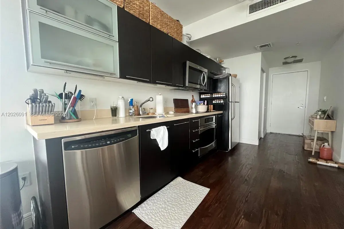 90 SW 3rd St # 1705, Miami FL 33130