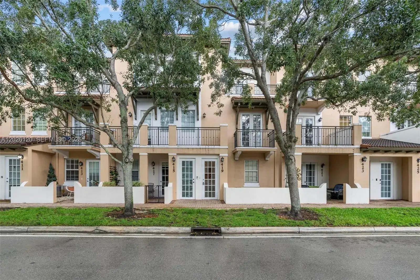 419 SW 147th Ave # 108, Pembroke Pines FL 33027 photo 3