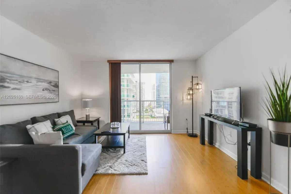 1200 Brickell Bay Dr # 2119, Miami FL 33131