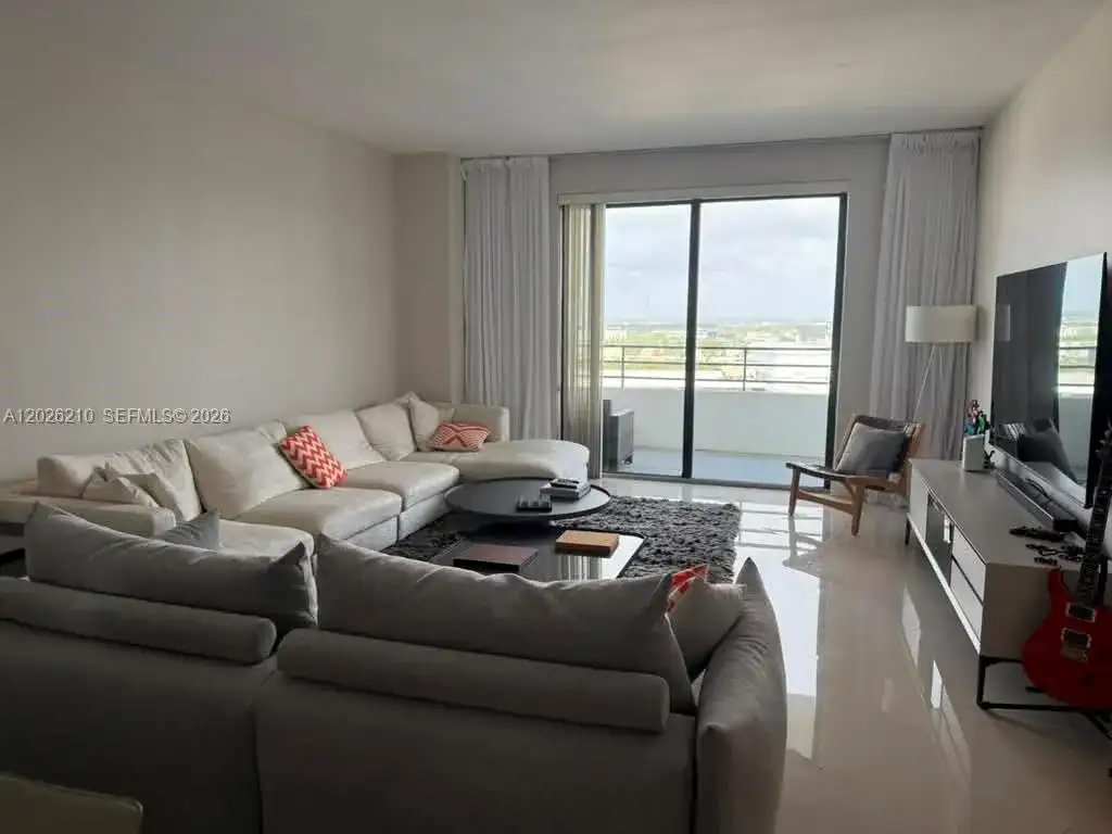 2500 Parkview Dr # 2518, Hallandale Beach FL 33009 photo 3