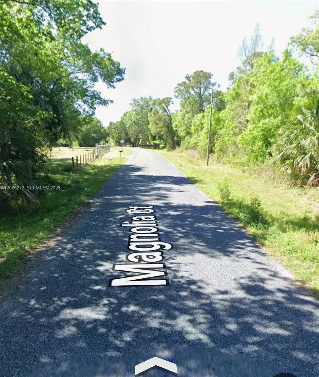 81 Magnolia Ct Okeechobee, Other City - In The State Of Florida FL 34972
