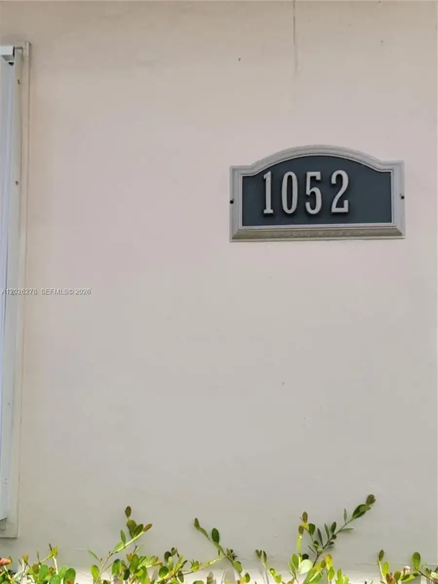 1052 SW 79th Ave, Miami FL 33144 photo 3