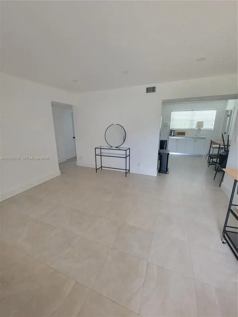 1052 SW 79th Ave, Miami FL 33144 photo 5