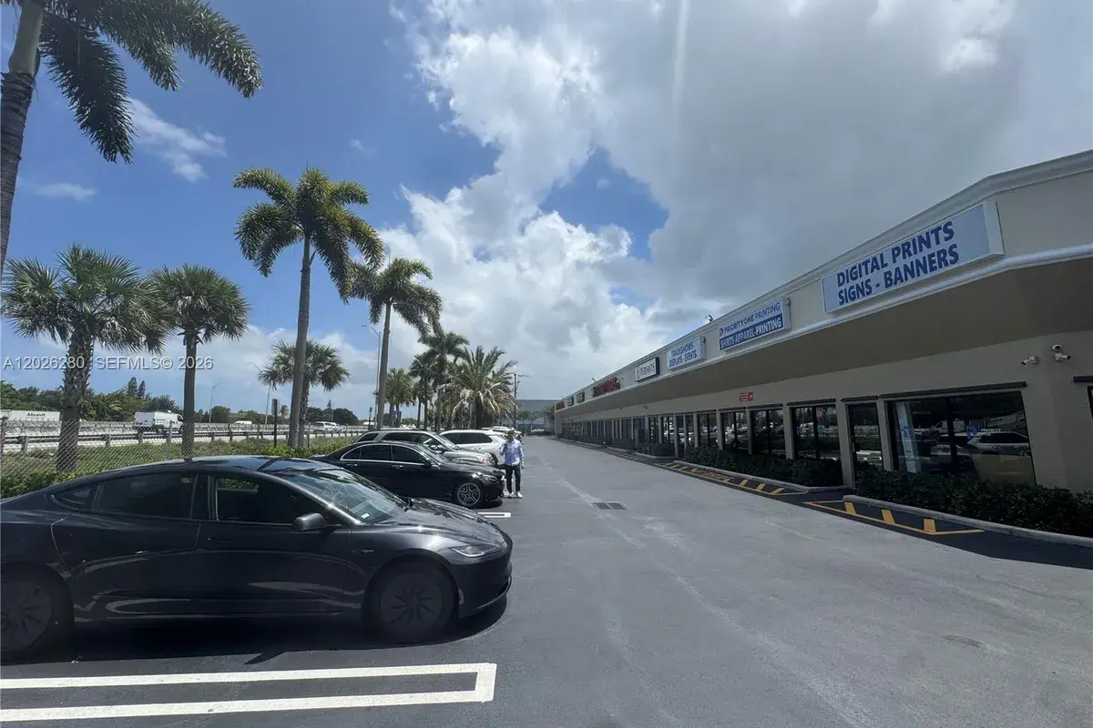 590 SW 9th Ter # 11, Pompano Beach FL 33069