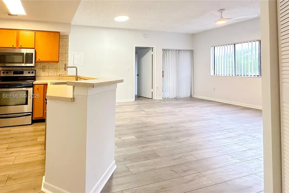 2445 SW 18th Ter # 107, Fort Lauderdale FL 33315