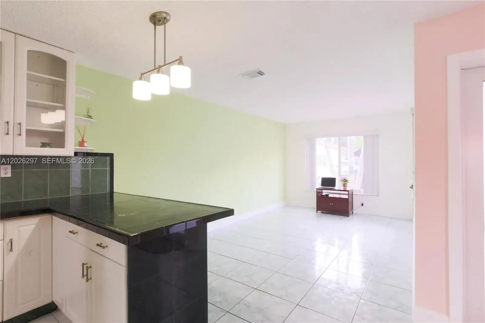601 SW 116th ct, Sweetwater FL 33174 photo 5