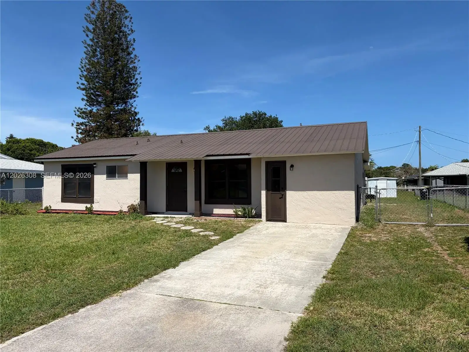 653 NE Atlas Avenue, Palm Bay FL 32905 photo 2
