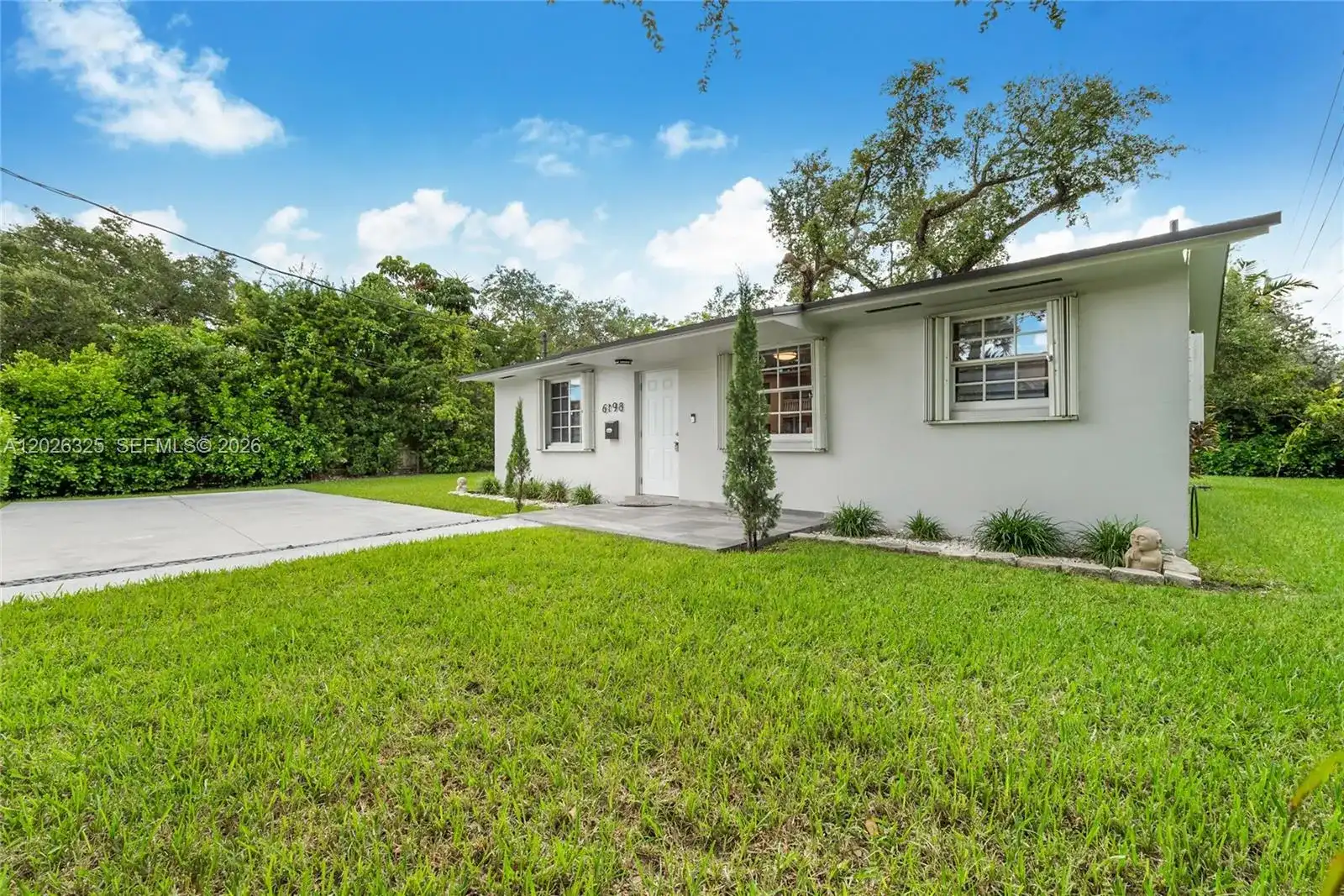 6198 SW 63rd St, South Miami FL 33143