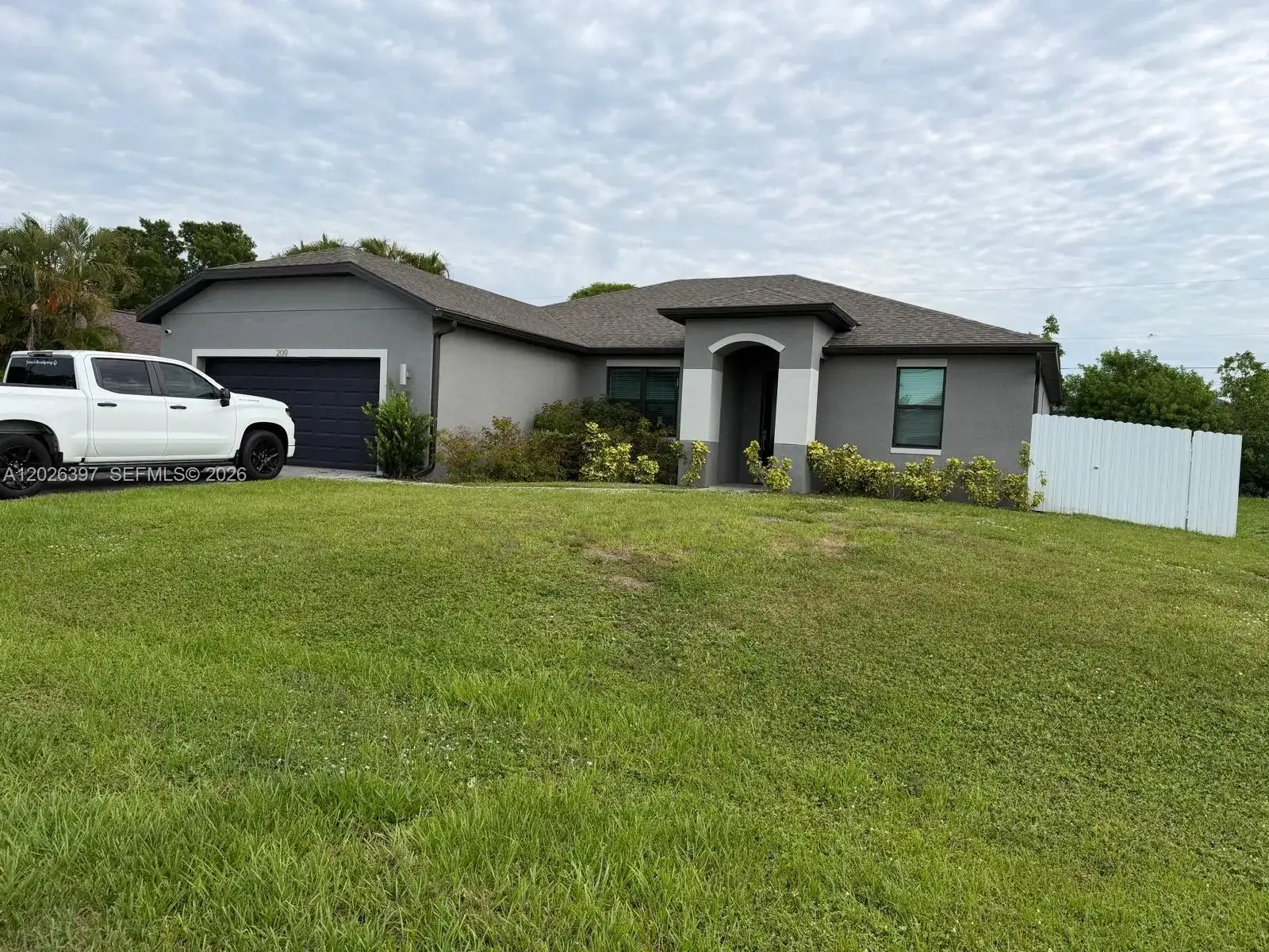209 SE 26th Ter, Cape Coral FL 33904 photo 2