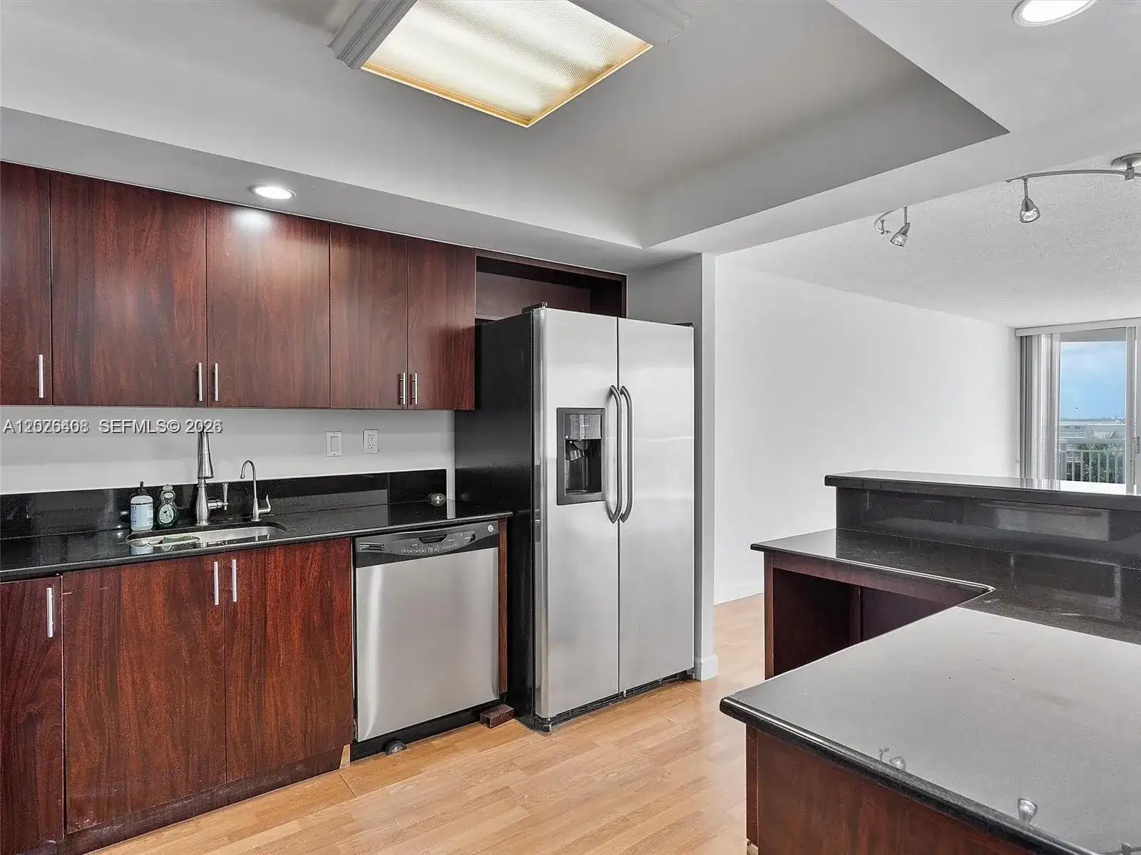 18021 Biscayne Blvd # 603, Aventura FL 33160 photo 2