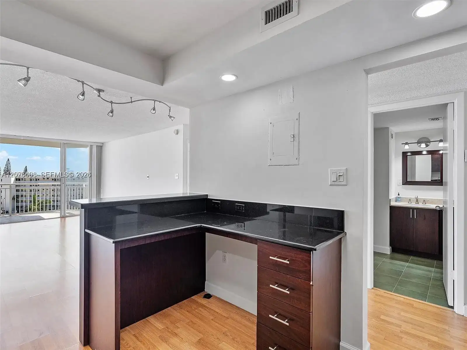 18021 Biscayne Blvd # 603, Aventura FL 33160 photo 4