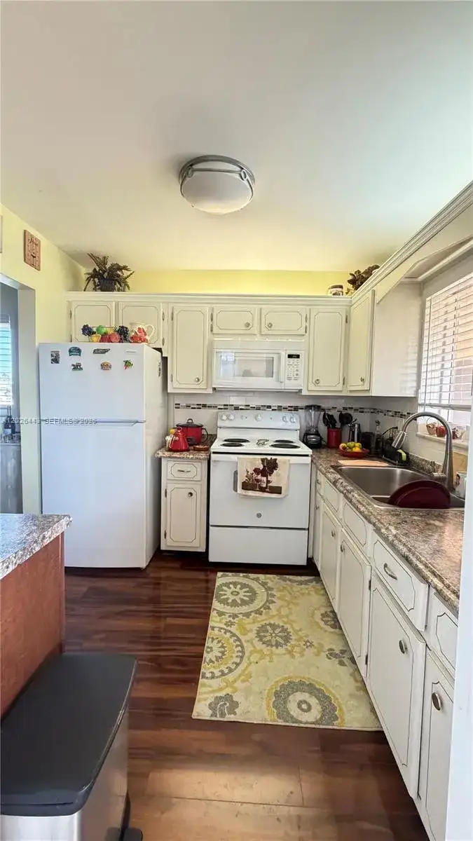 5300 Washington St # D309, Hollywood FL 33021 photo 2