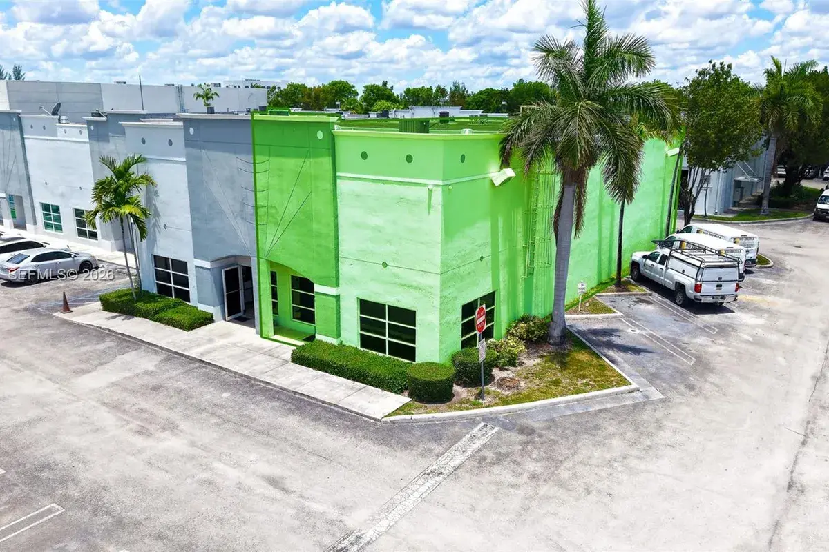 11379 NW 122nd St # 11, Medley FL 33178