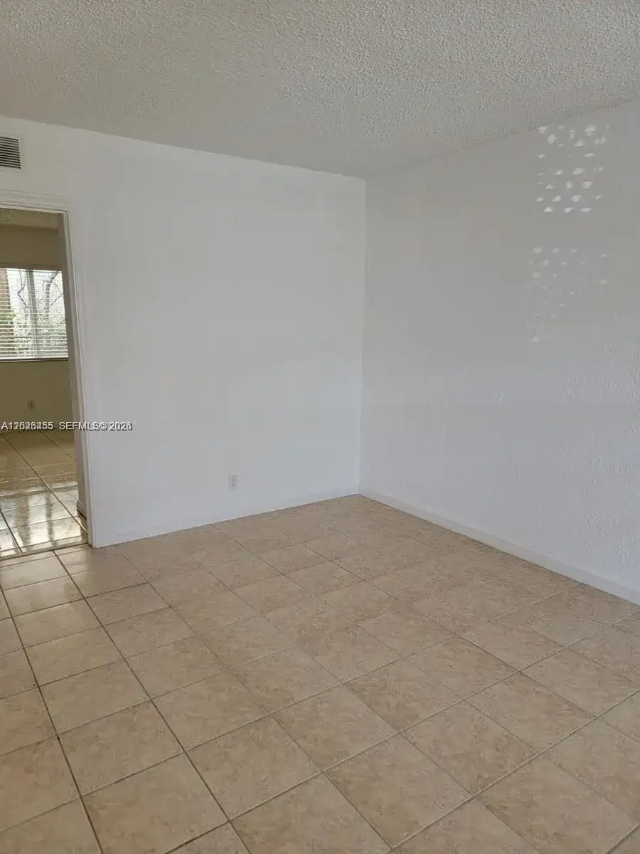 2660 NE 8th Ave # 107, Wilton Manors FL 33334 photo 4