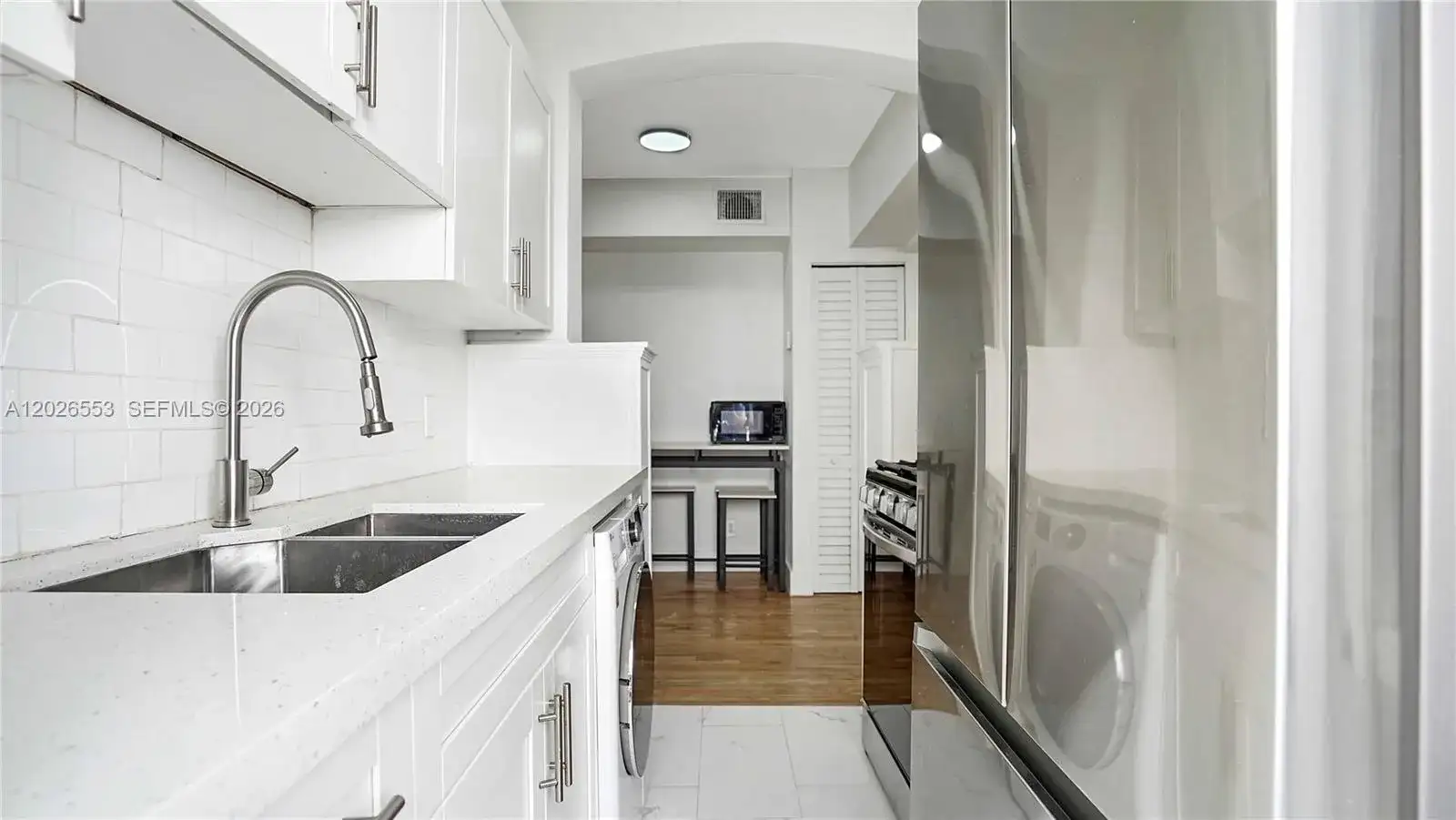 815 W 39, Miami Beach FL 33140 photo 3
