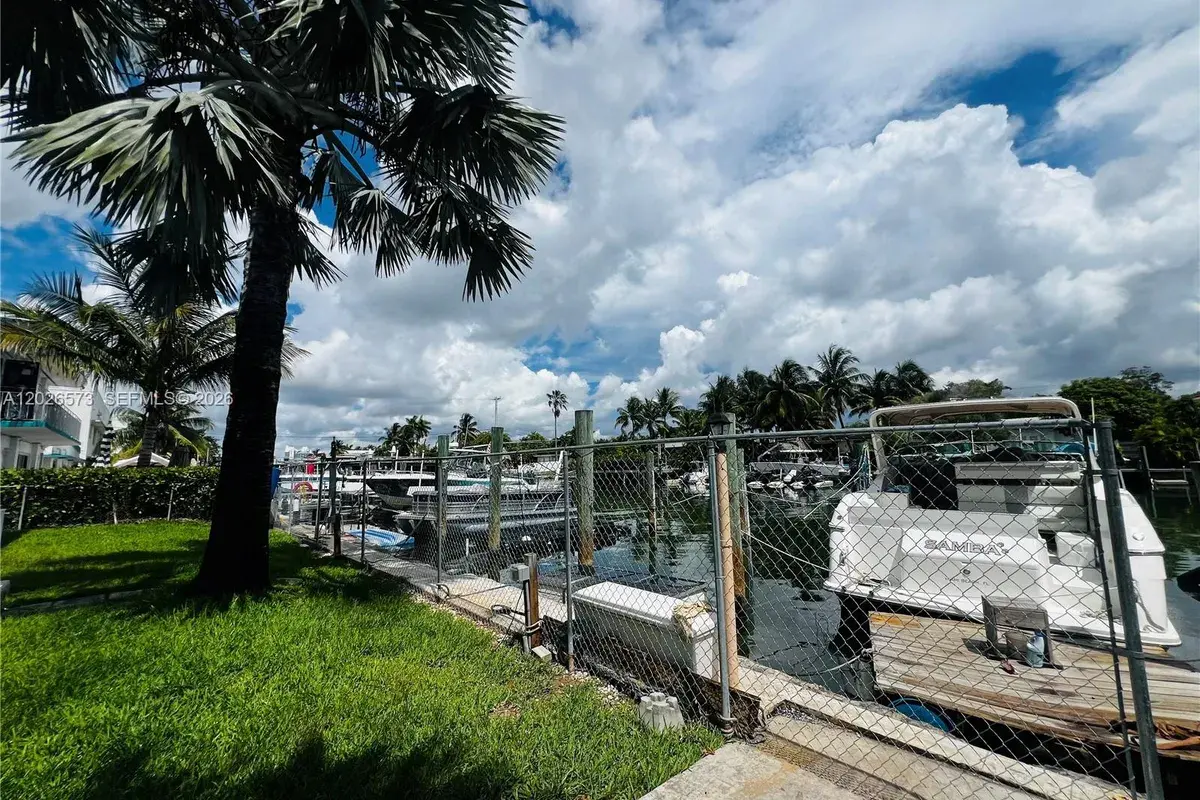 2033 Calais Dr # 5, Miami Beach FL 33141