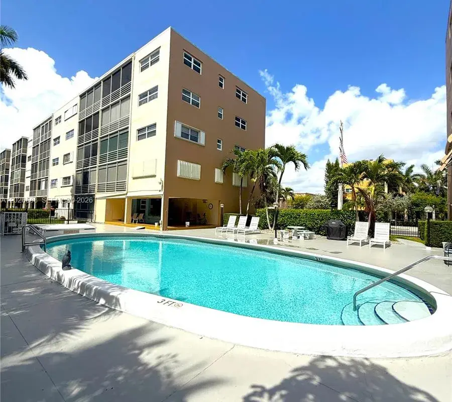 300 NE 14th Ave # 307, Hallandale Beach FL 33009