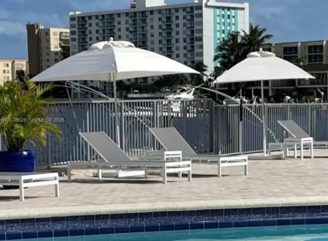 16558 NE 26th Ave # 4J, North Miami Beach FL 33160 photo 4