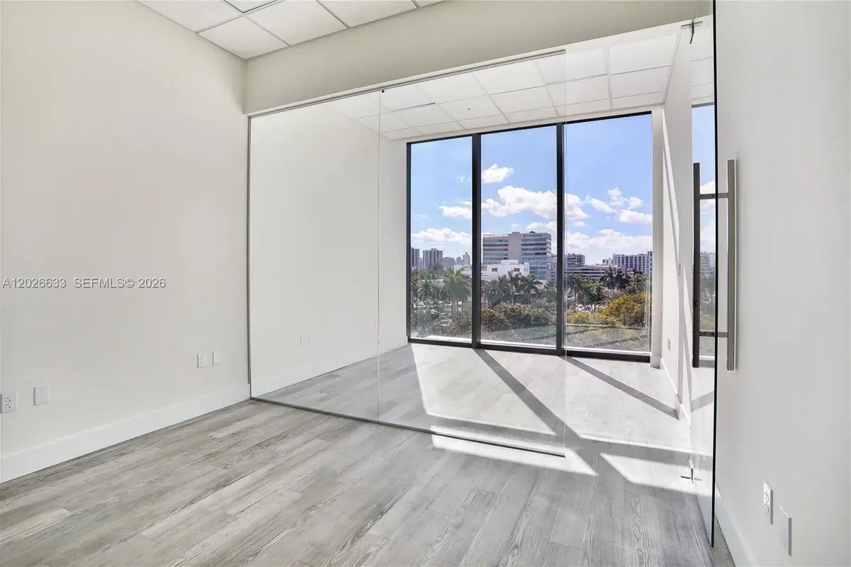 21290 Biscayne Blvd # 410, Aventura FL 33180