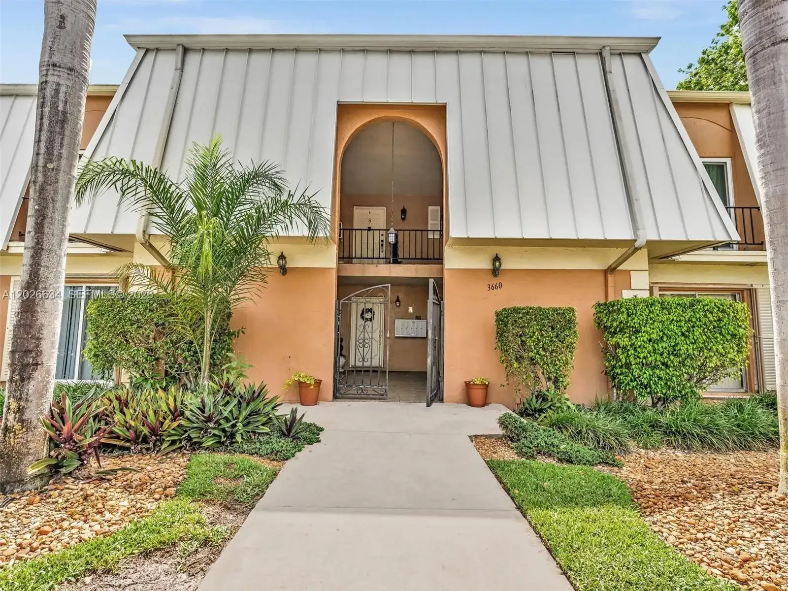 3660 Citrus Trce # 2, Davie FL 33328 photo 3