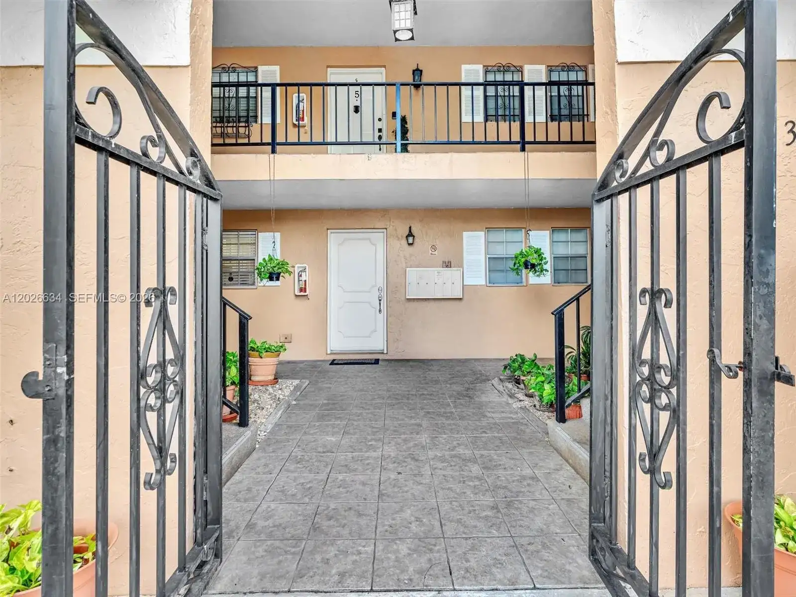 3660 Citrus Trce # 2, Davie FL 33328 photo 4
