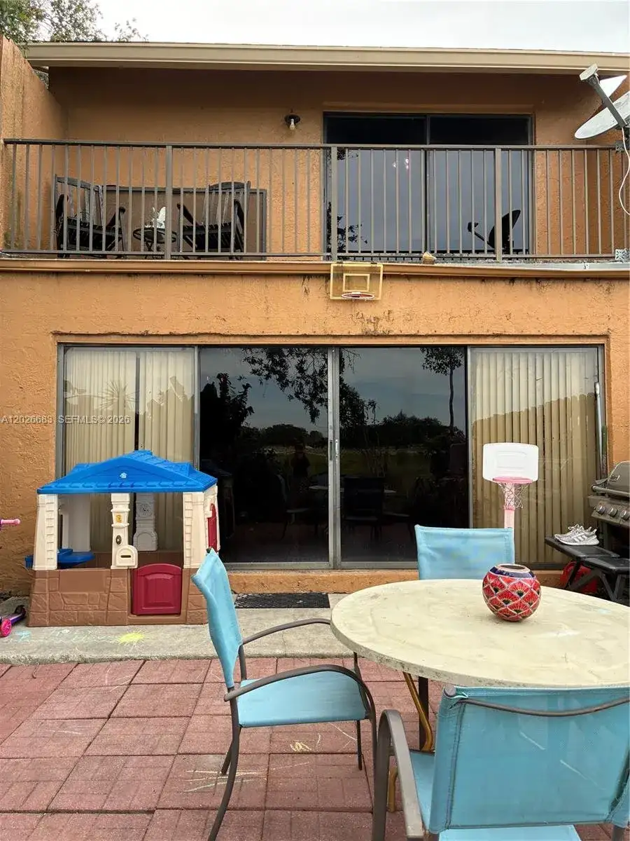 2828 NW 80th Ave, Sunrise FL 33322 photo 4
