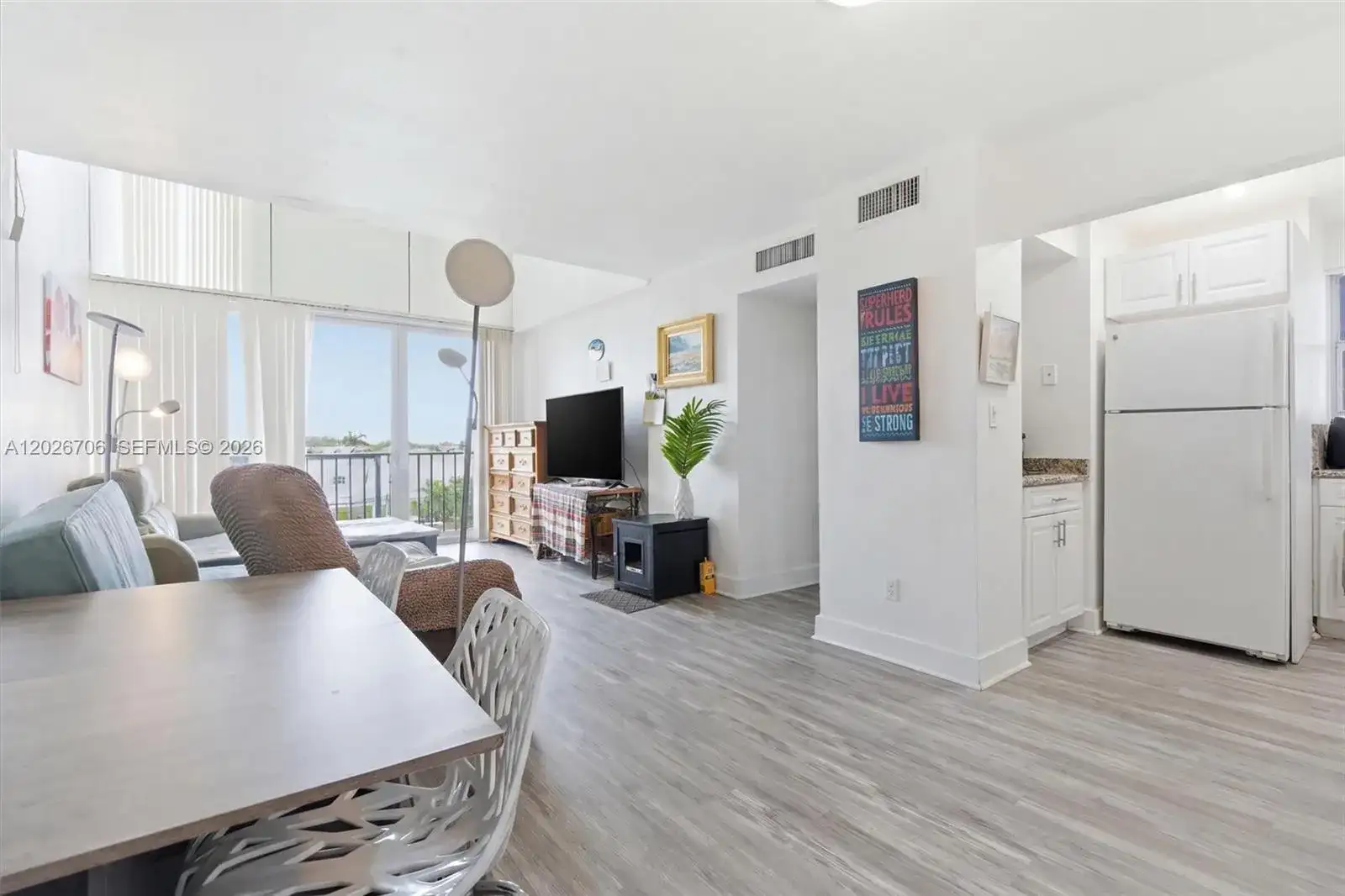210 Fontainebleau Blvd # 402, Miami FL 33172 photo 2
