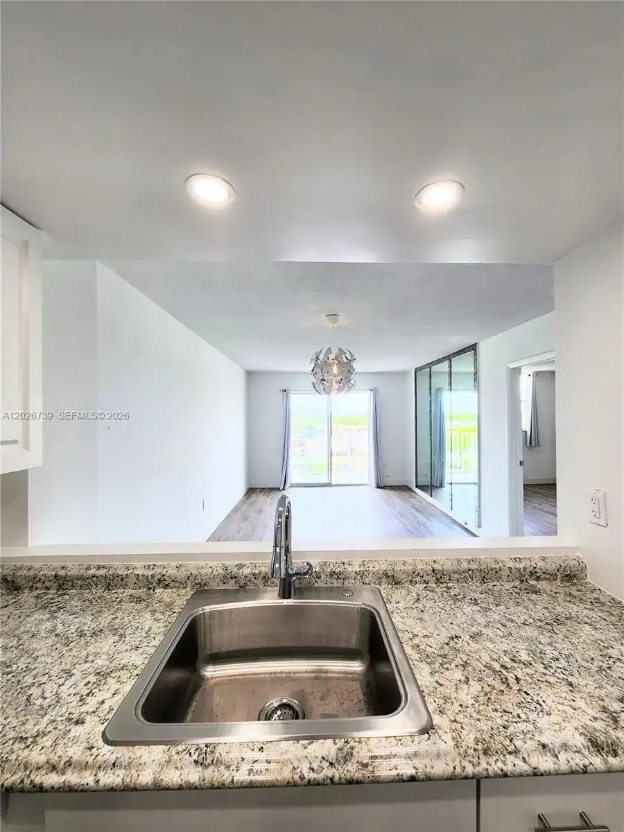 16465 NE 22nd Ave # 610, North Miami Beach FL 33160 photo 4