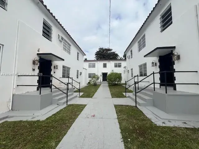 535 SW 7th St # 4, Miami FL 33130