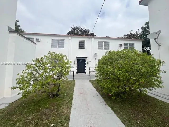 535 SW 7th St # 4, Miami FL 33130