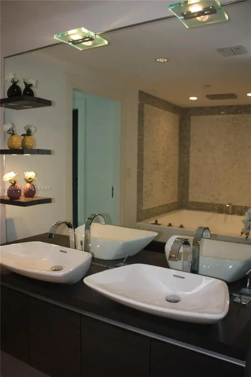 200 Biscayne Boulevard Way # 4211, Miami FL 33131 photo 5