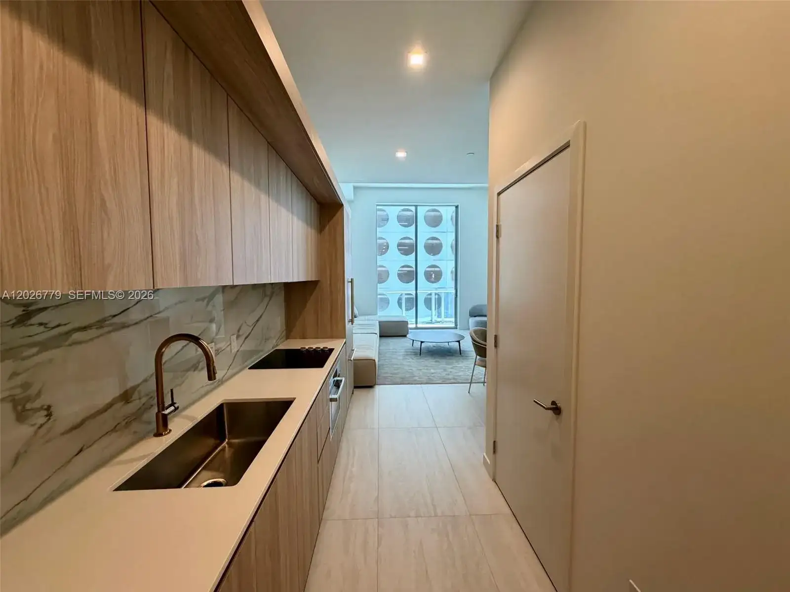77 SE 5th St # 407, Miami FL 33131 photo 4