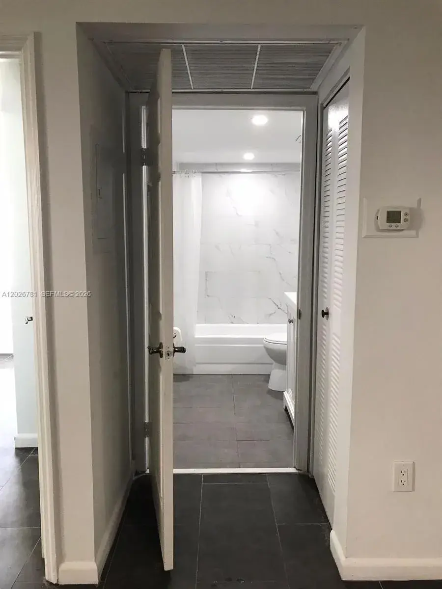 462 NE 210th Cir Ter # 9, Miami FL 33179