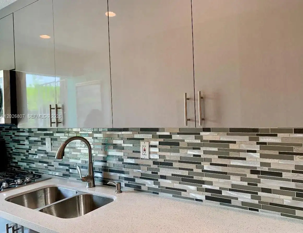 6498 Collins Ave # 41, Miami Beach FL 33141 photo 2