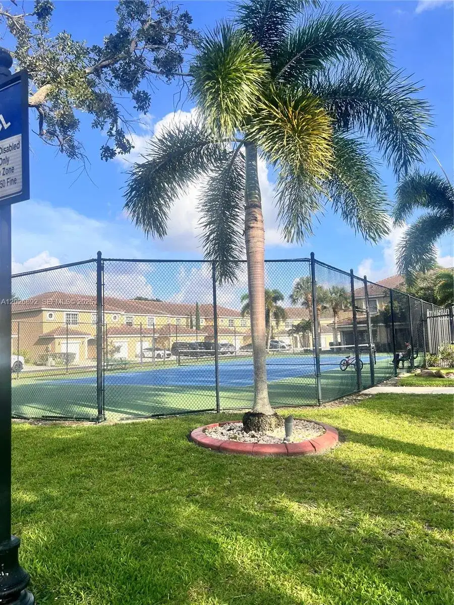12037 SW 5th Ct, Pembroke Pines FL 33025 photo 3