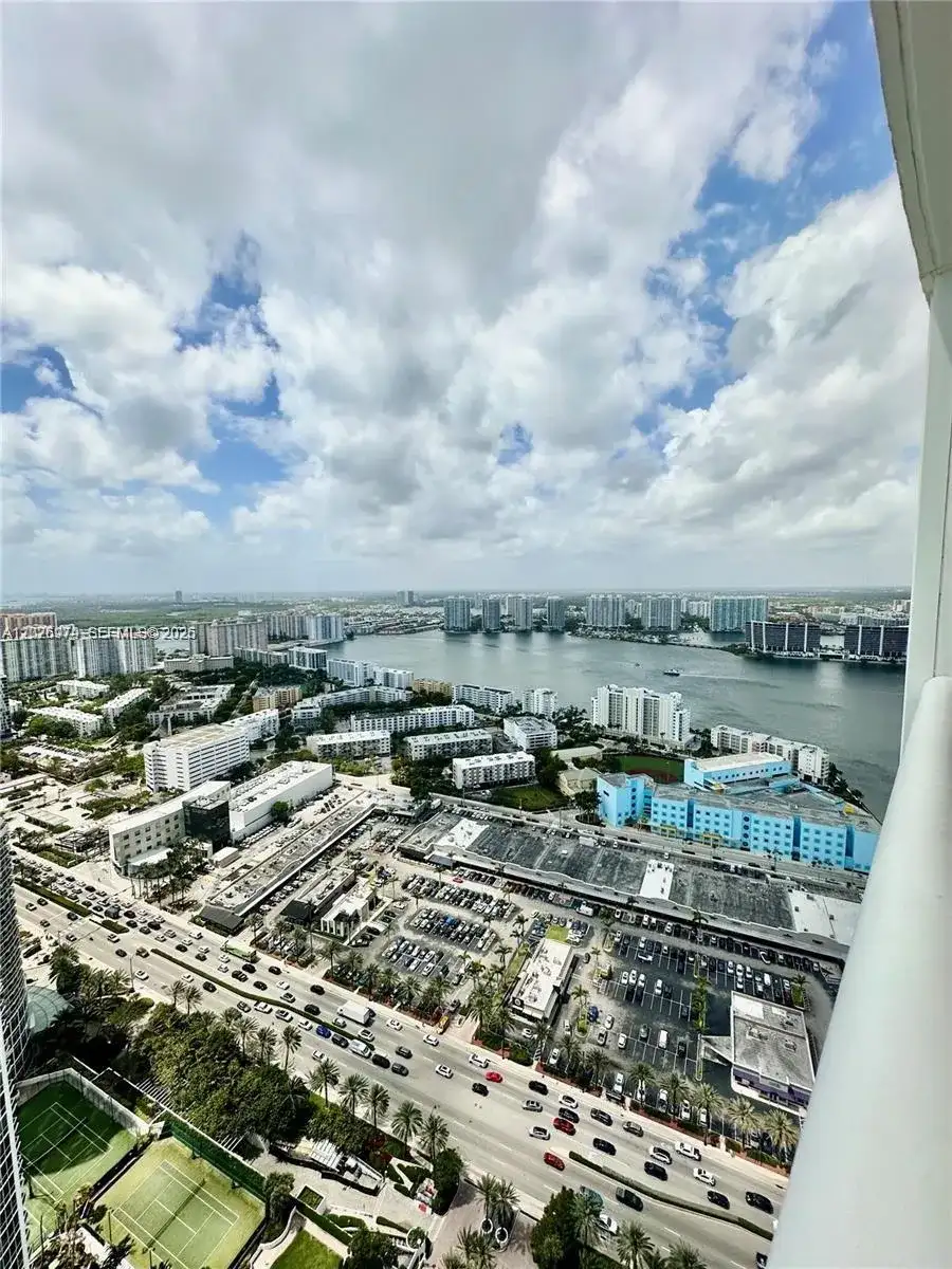 18201 Collins Ave # 5307, Sunny Isles Beach FL 33160 photo 3