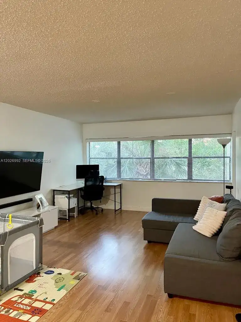 301 Racquet Club Rd # 305, Weston FL 33326 photo 2