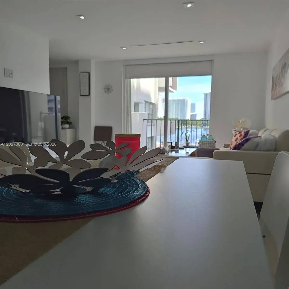 2750 NE 183rd St # 301, Aventura FL 33160