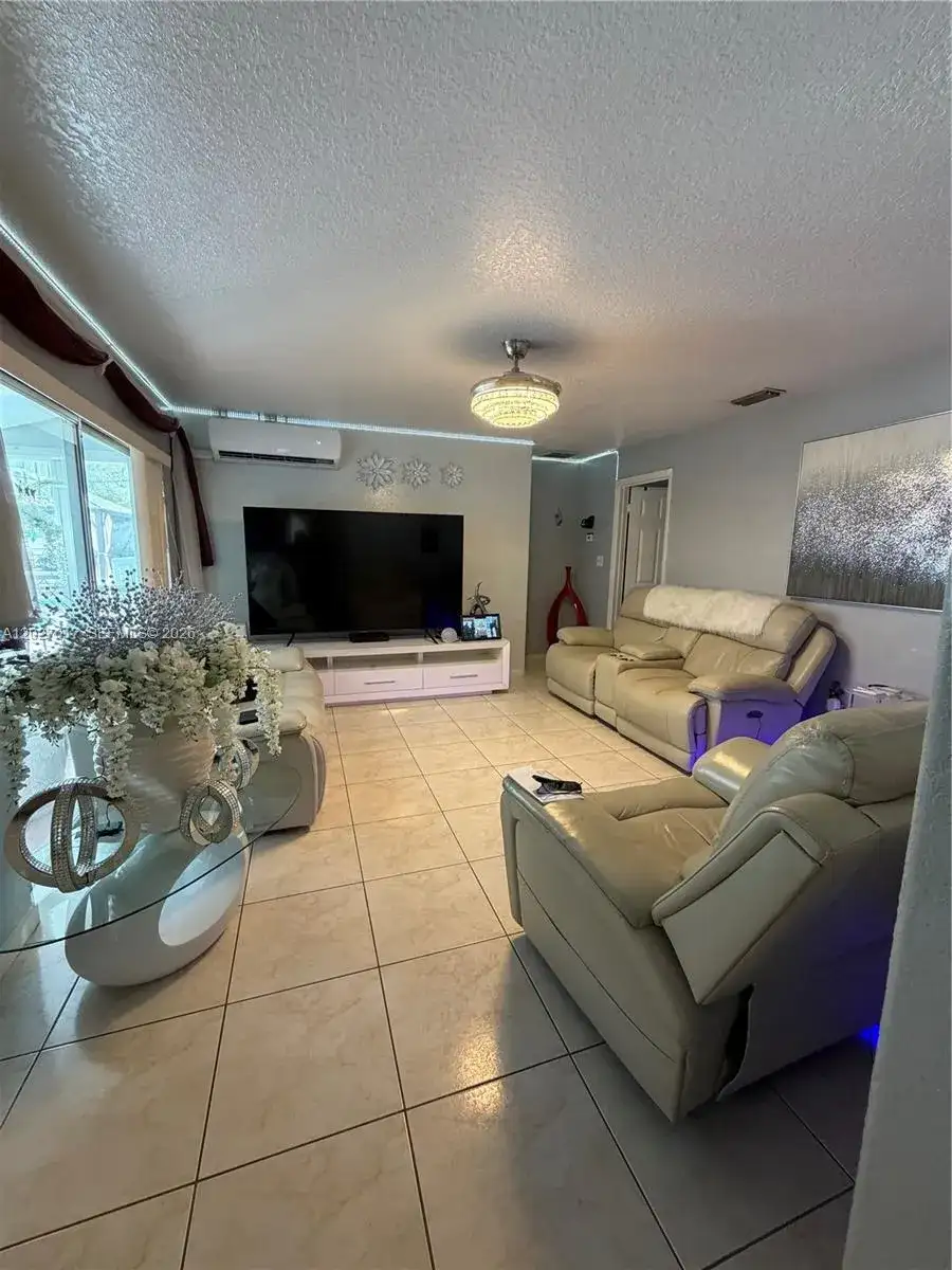 4162 Kingsbridge Drive, Orlando FL 32839 photo 3