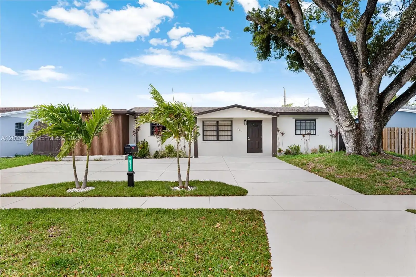 7051 Tyler St, Hollywood FL 33024 photo 4