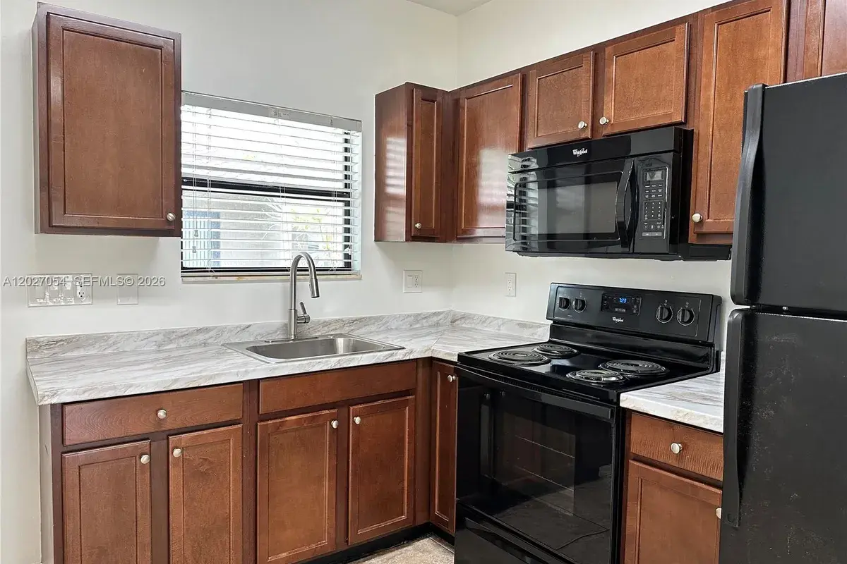 1035 NE 10th Ave # 1, Fort Lauderdale FL 33304