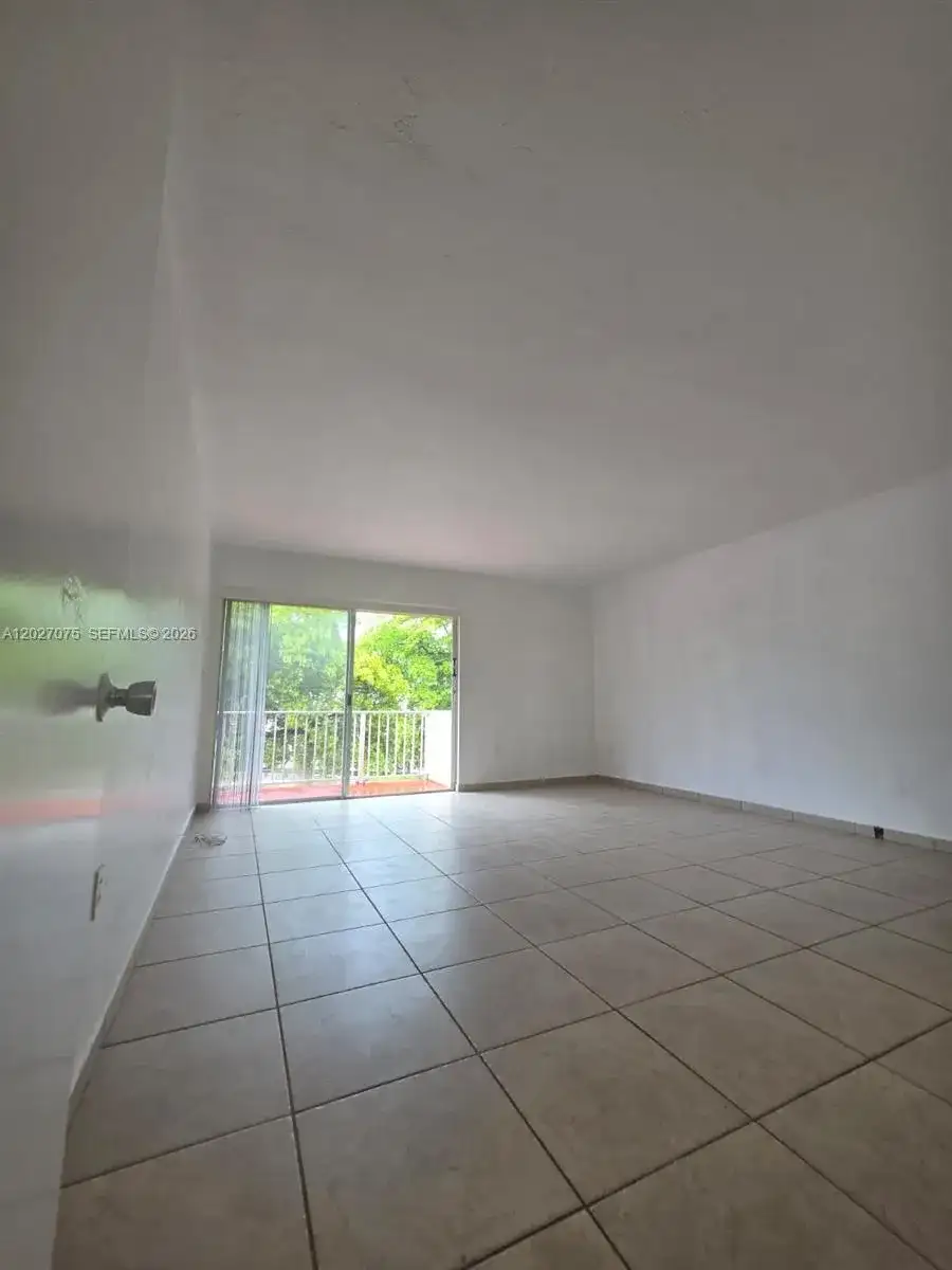1175 Normandy Dr # 3B, Miami Beach FL 33141 photo 2