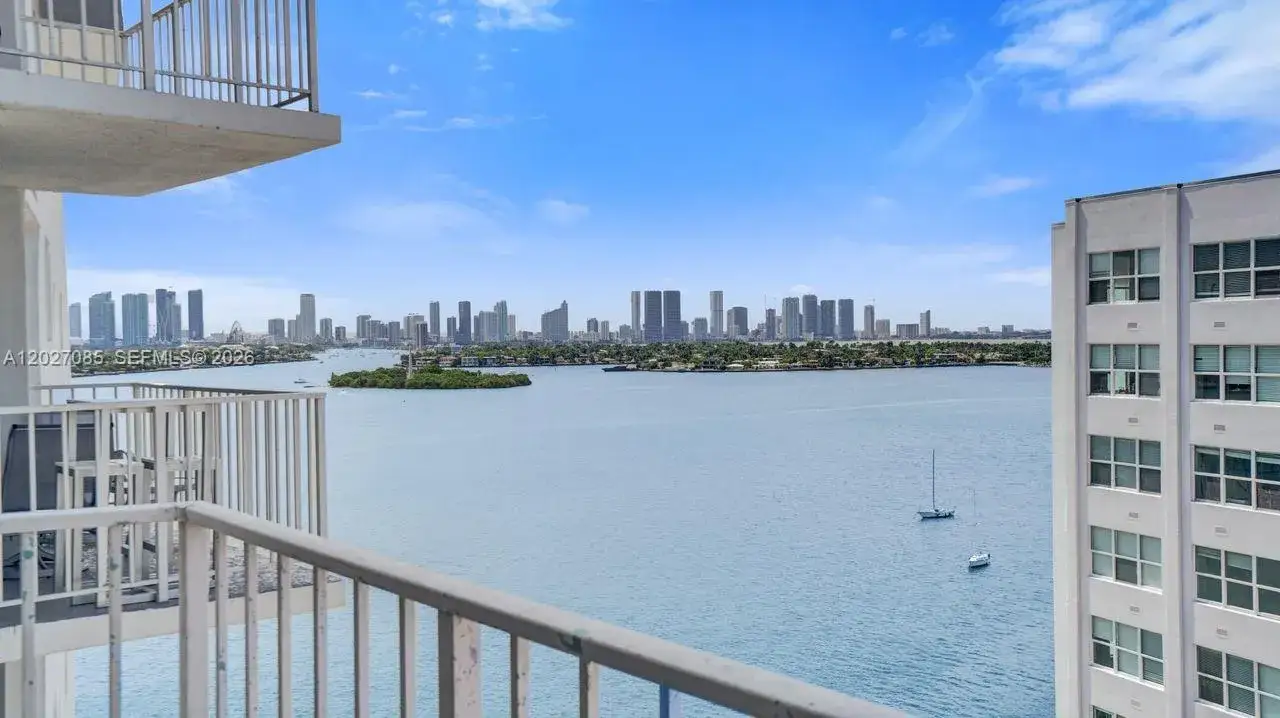1 bedroom 1 bath Residential for sale at 1228 West Ave # 1404, Miami Beach FL 33139
