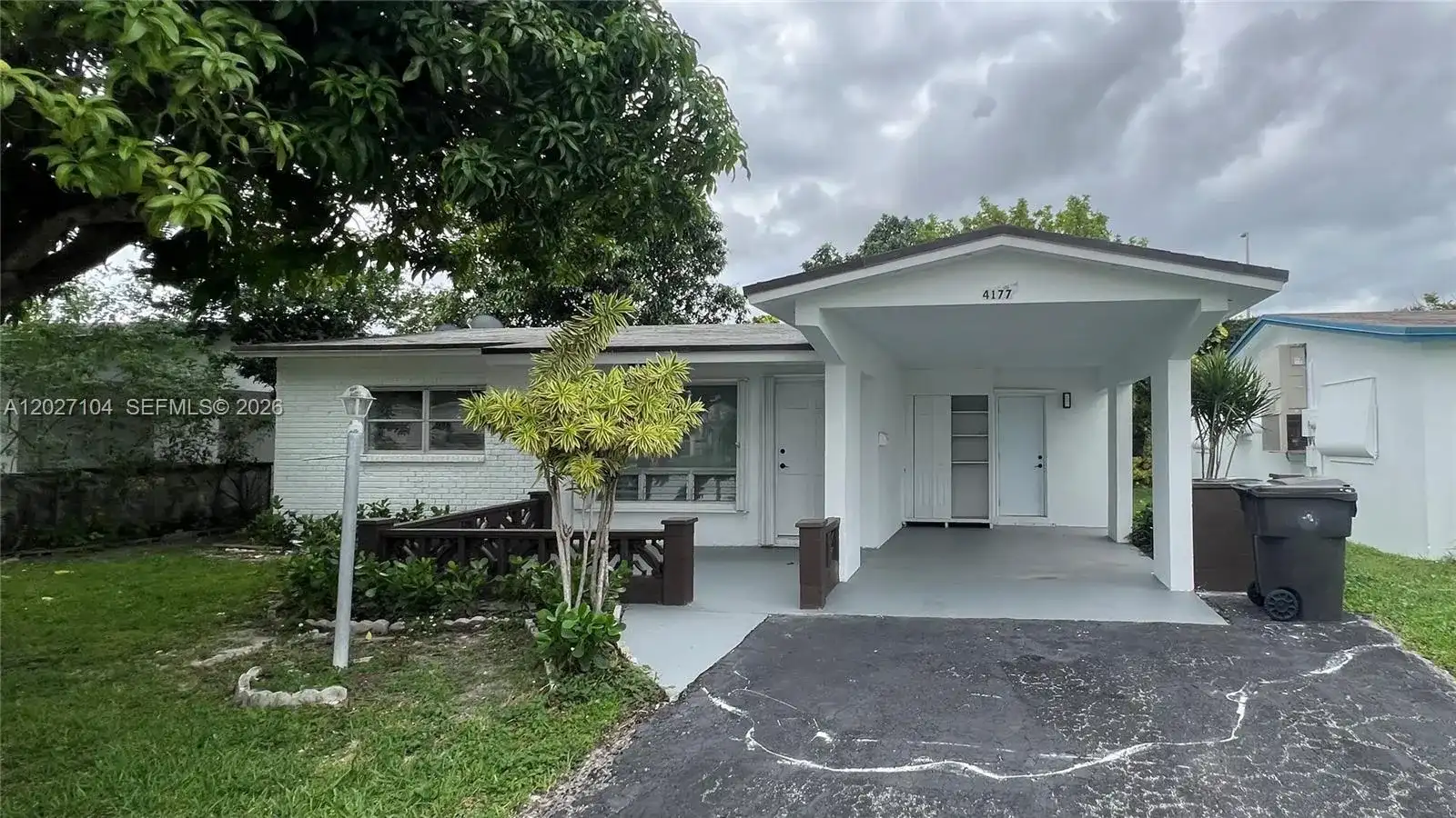 4177 NW 52nd Ave, Lauderdale Lakes FL 33319