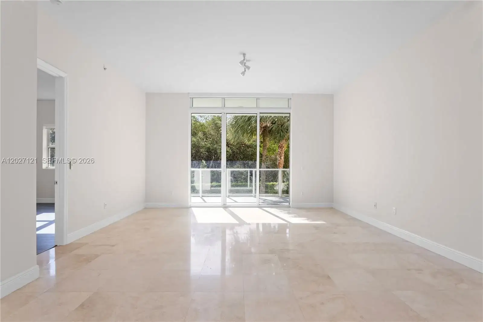 15051 Royal Oaks Ln # 101, North Miami FL 33181 photo 3