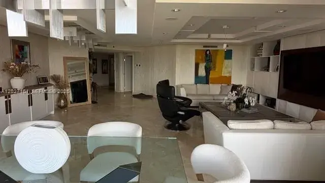 2000 Island Blvd # 1404, Aventura FL 33160