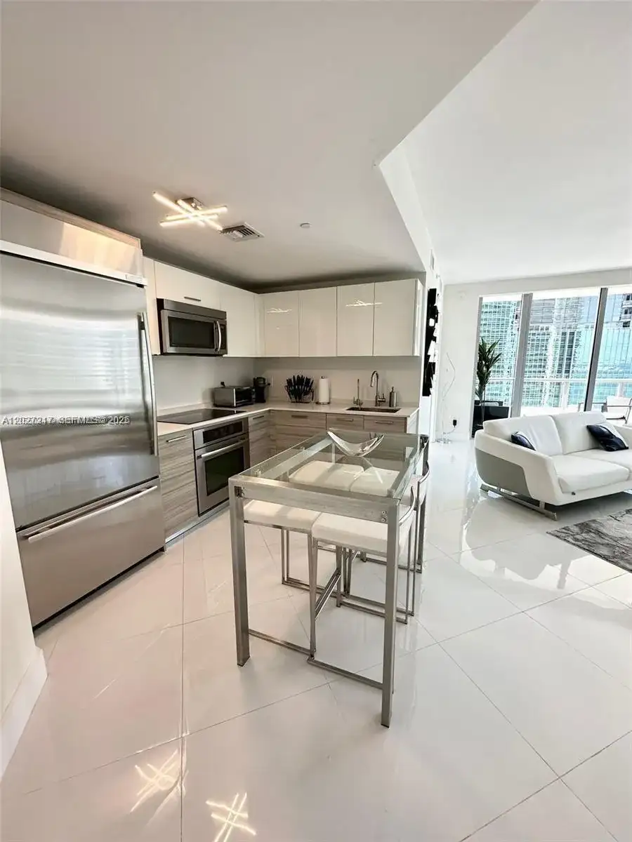 1300 Brickell Bay Dr # 3101, Miami FL 33131 photo 5