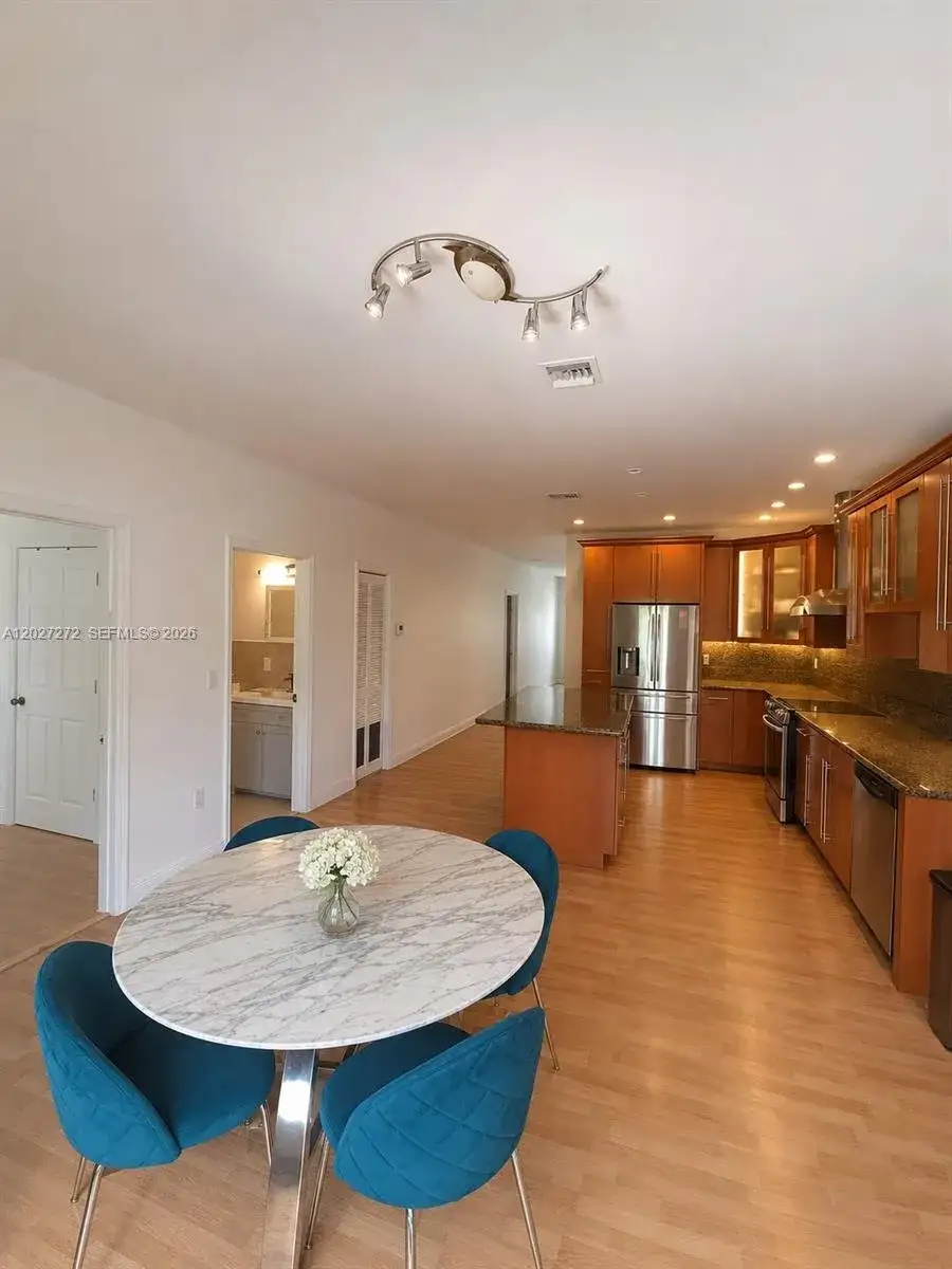 1101 NE 2nd St, Hallandale Beach FL 33009 photo 4