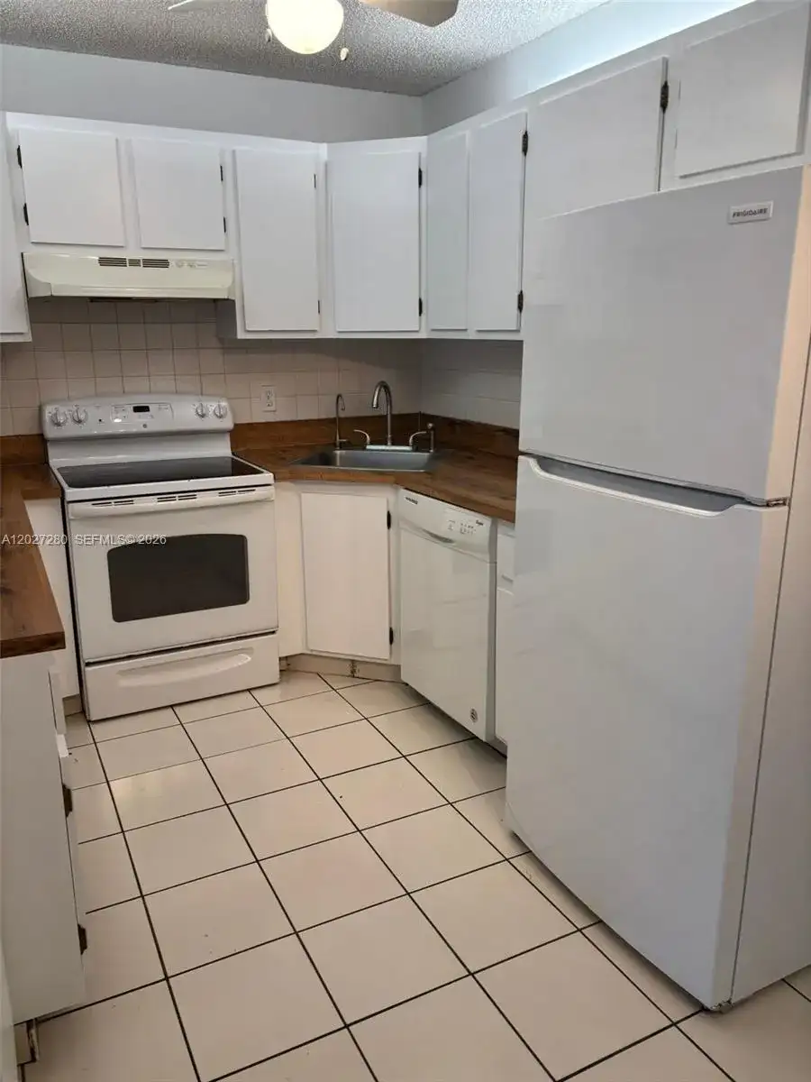 718 Sunny Pine Way # H2, Green Acres FL 33415 photo 5