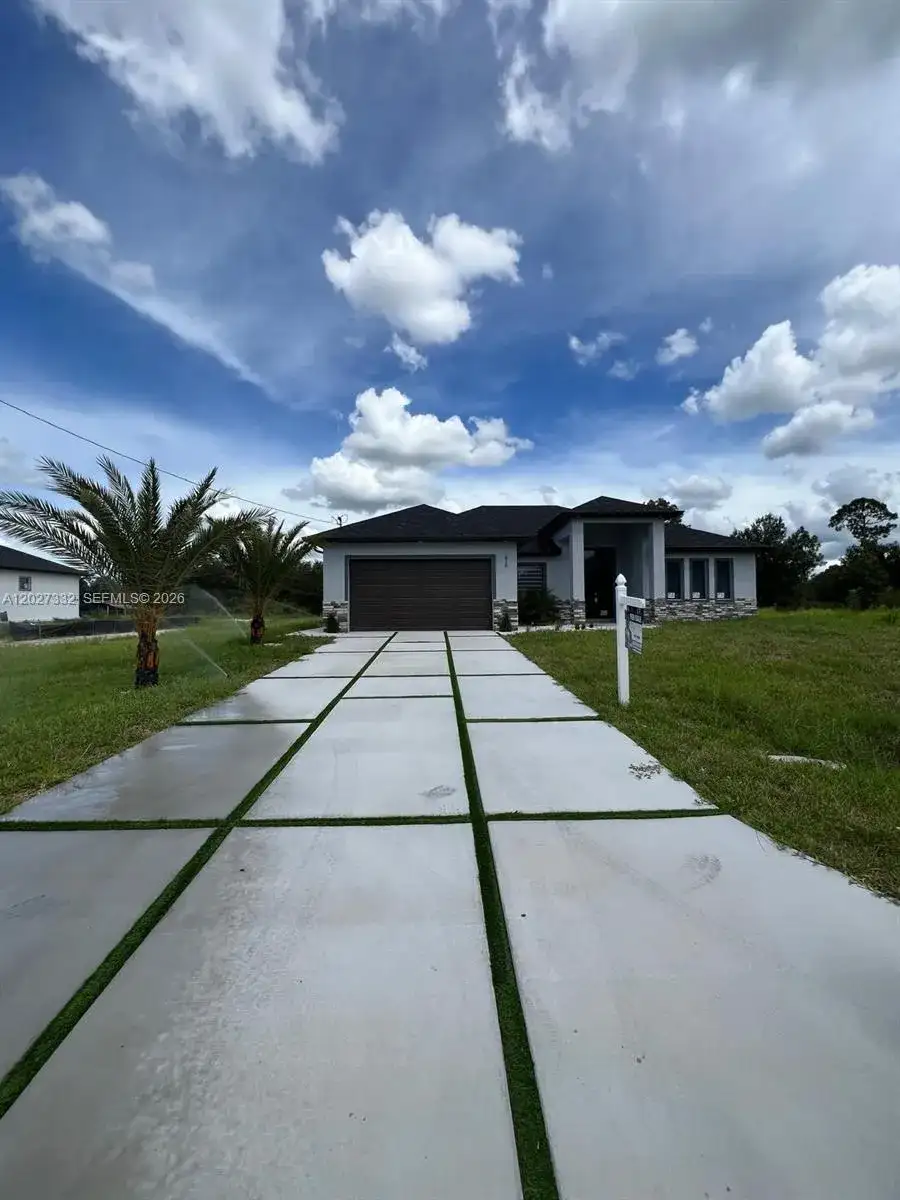 616 Maple Ave N, Lehigh Acres FL 33972 photo 2